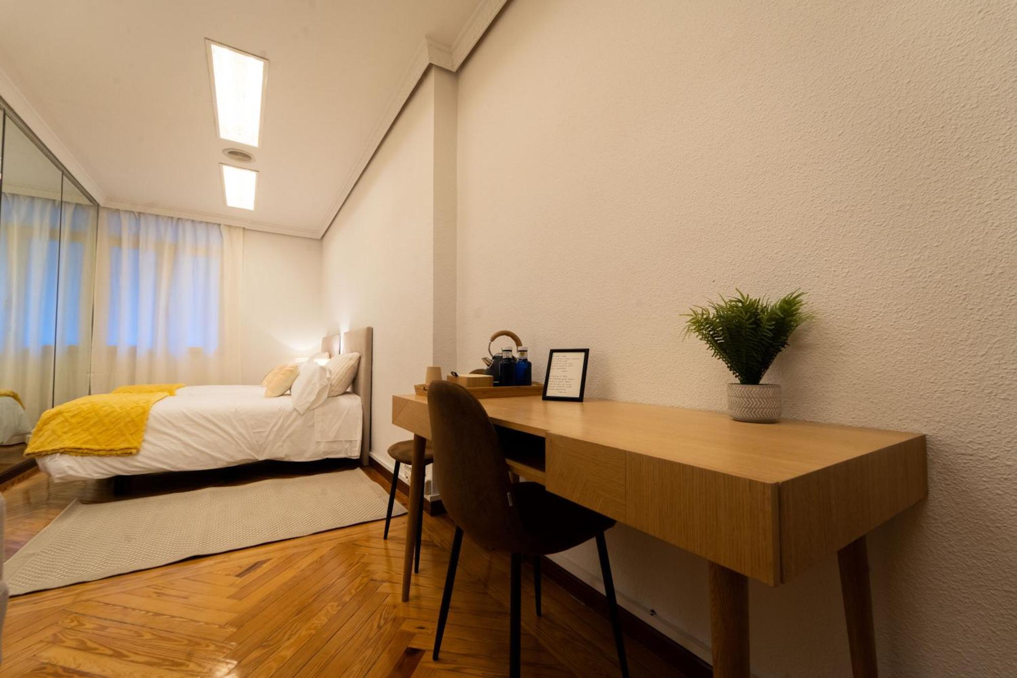 Alojamiento Pleno Centro Fuencarral Madrid Exterior photo